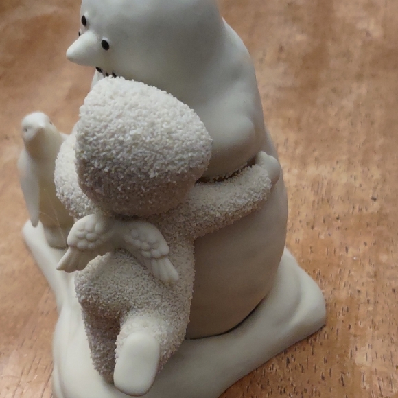 Department 56 Ivory Snowman with Child and Penguins "All You Need is Love" - Picture 3 of 7